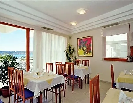 Otel Mare Nostrum 3*